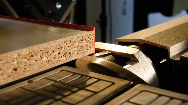 Bündigfräsaggregat bis 15 mm Leistungsstarkes Fräsaggregat bis 15 mm Kantenstärke