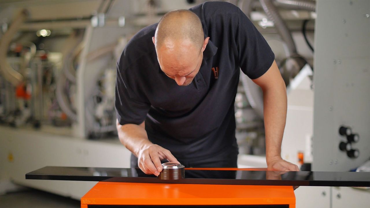 Führend in der Entwicklung von Holzbearbeitungsmaschinen: die HOLZ-HER GmbH HOLZ-HER GmbH: Führend in der Entwicklung von Holzbearbeitungsmaschinen