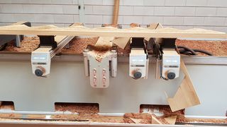 Professionelle Türenfertigung mit dem CNC Bearbeitungszentrum von HOLZ-HER