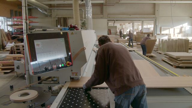 Der steirische Tischlerbetrieb Zottler macht alle klassischen Bau und Möbeltischlerarbeiten und vertraut auf Maschinen von HOLZ-HER