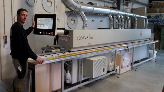 Mit einer LUMINA 1380 den nächsten Schritt zur absoluten Perfektion Referenzkunde Pfefferle ist von der neuen Kantenanleimmaschine LUMINA 1380 begeistert