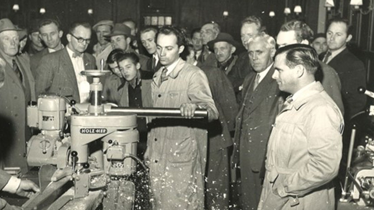 HOLZ-HER Vorschubapparate als Revolution für das Tischlerhandwerk HOLZ-HER Meilenstein: 1925